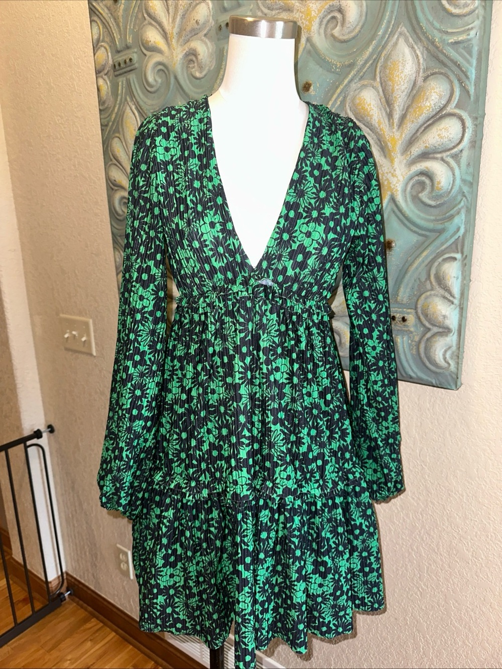 Zara Floral V Neckline Long Sleeves Mini Dress Black Green S pleated ruffle trim